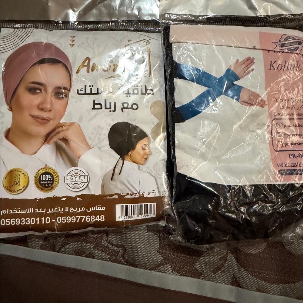 Women's Hair Wrap - Black and wrists